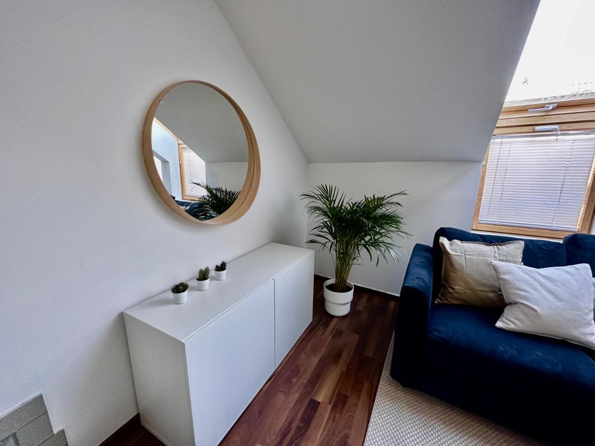 Designer Apartment Im Herzen Von ฟูลป์เมส ภายนอก รูปภาพ